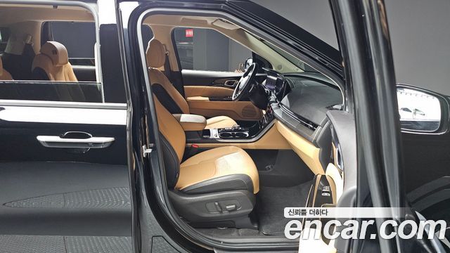 Kia Canival 2023 — photo 16