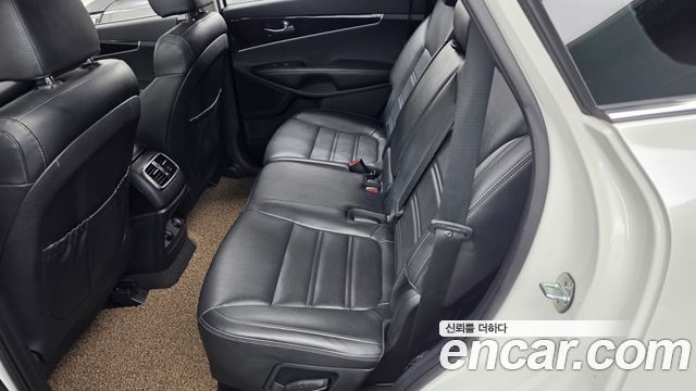 Kia Sorento 2018 — photo 16