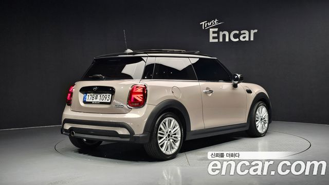Mini Cooper 2022 — photo 2