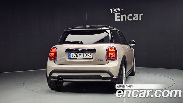 Mini Cooper 2022 — photo 4