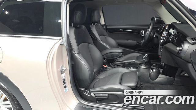 Mini Cooper 2022 — photo 11