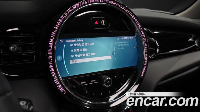 Mini Cooper 2022 — photo 16