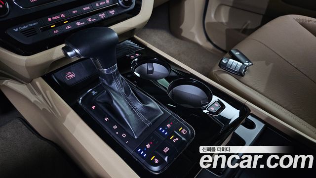 Kia Canival 2018 — photo 9