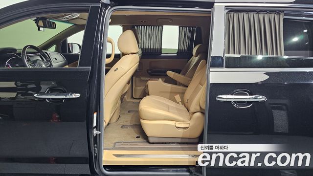 Kia Canival 2018 — photo 11