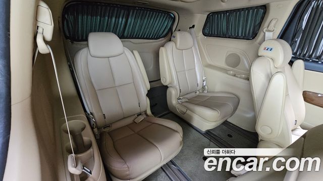 Kia Canival 2018 — photo 18