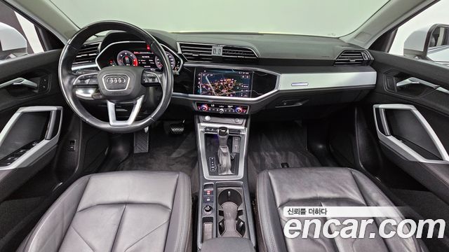 Audi Q3 2020 — photo 10