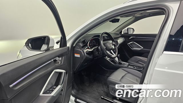 Audi Q3 2020 — photo 13