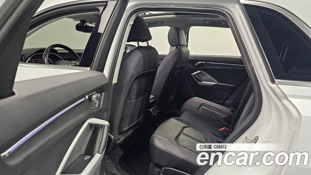 Audi Q3 2020 — photo 17
