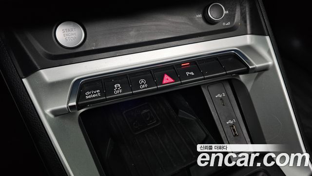 Audi Q3 2020 — photo 18