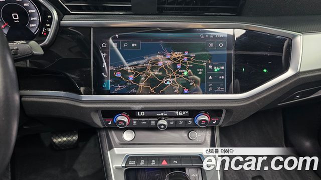 Audi Q3 2020 — photo 20