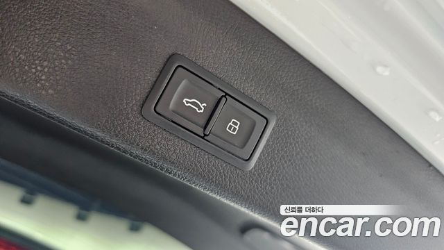 Audi Q3 2020 — photo 23