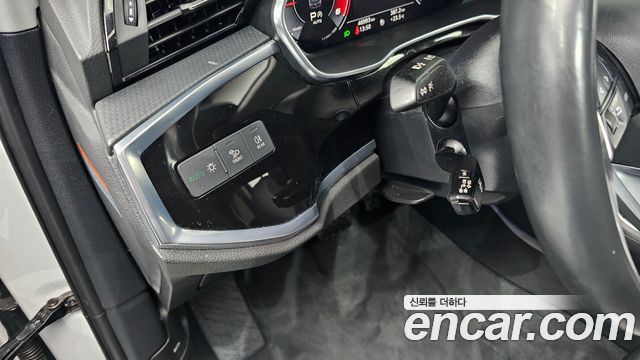 Audi Q3 2020 — photo 26