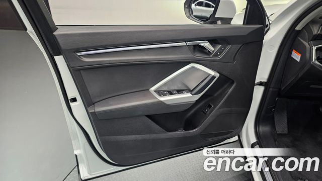 Audi Q3 2020 — photo 14