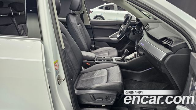 Audi Q3 2020 — photo 16