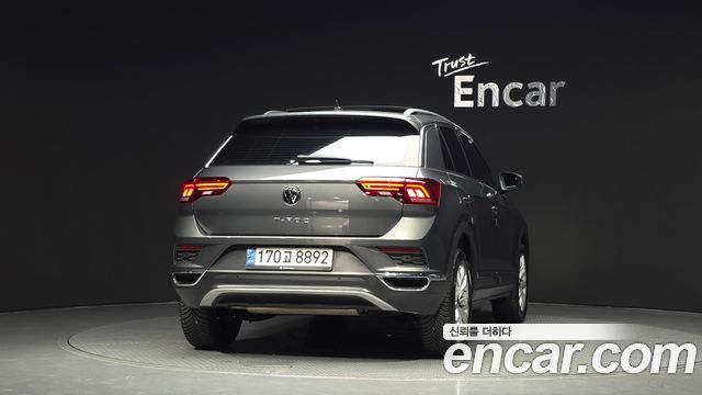 Volkswagen T-Roc 2021 — photo 4