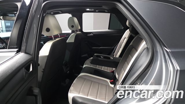 Volkswagen T-Roc 2021 — photo 17