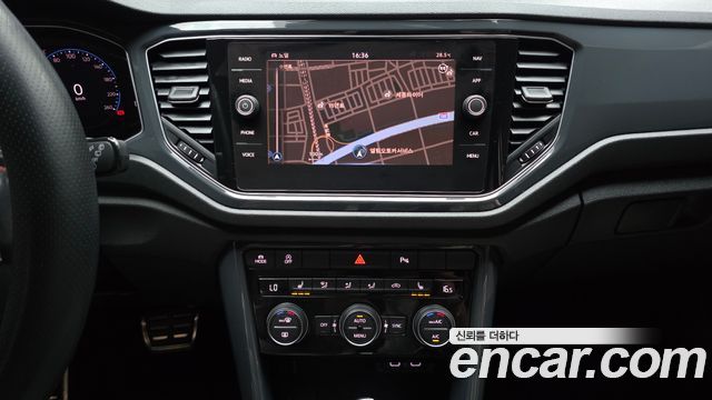 Volkswagen T-Roc 2021 — photo 21