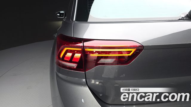 Volkswagen T-Roc 2021 — photo 9