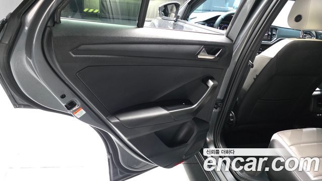 Volkswagen T-Roc 2021 — photo 15