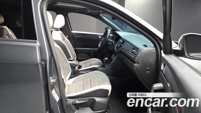 Volkswagen T-Roc 2021 — photo 16