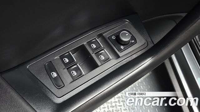 Volkswagen T-Roc 2021 — photo 28