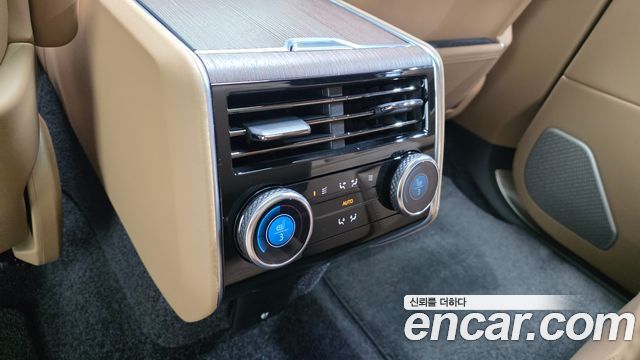 Land Rover Range Rover 2026 — photo 18