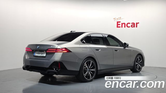 BMW 5-Series 2025 — photo 2