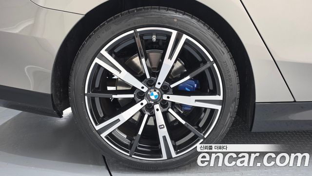 BMW 5-Series 2025 — photo 5