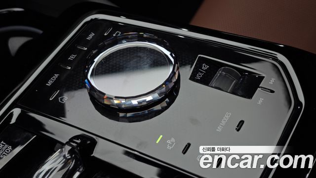 BMW 5-Series 2025 — photo 16