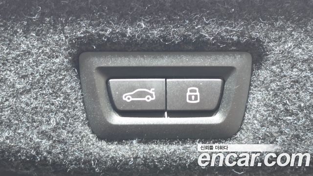 BMW 5-Series 2025 — photo 18