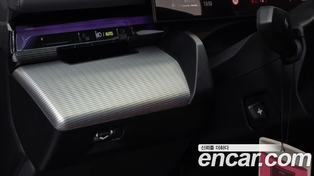 BMW 5-Series 2025 — photo 20