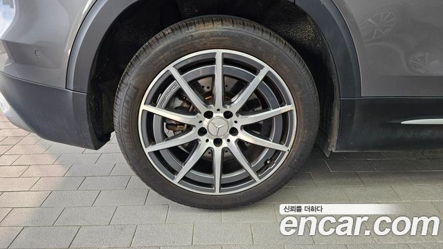 Mercedes-Benz GLB-Class 2022 — photo 5