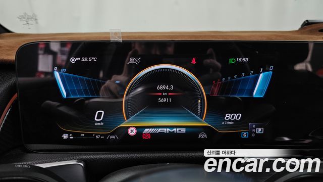 Mercedes-Benz GLB-Class 2022 — photo 11