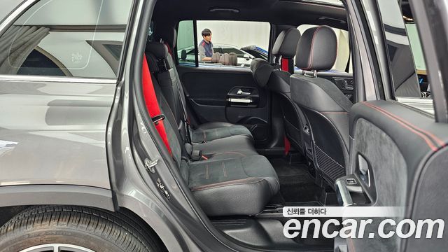 Mercedes-Benz GLB-Class 2022 — photo 18