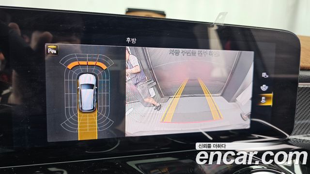 Mercedes-Benz GLB-Class 2022 — photo 21