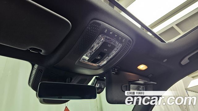 Mercedes-Benz GLB-Class 2022 — photo 23