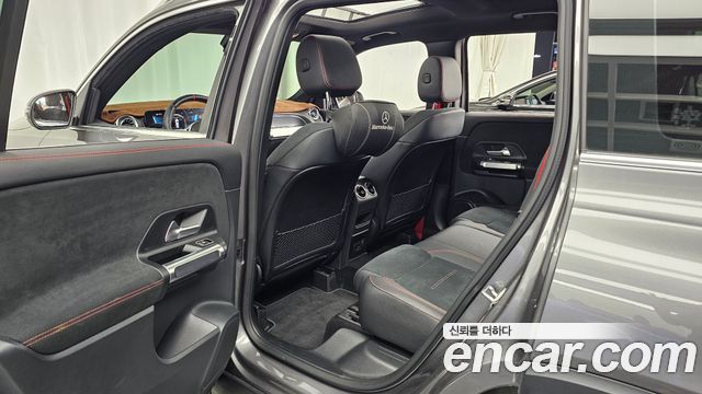 Mercedes-Benz GLB-Class 2022 — photo 16