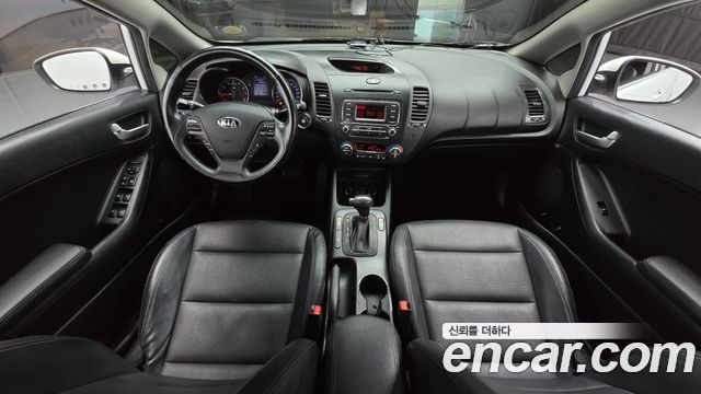 Kia K3 2015 — photo 7