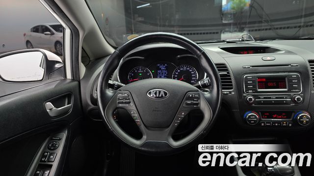Kia K3 2015 — photo 12