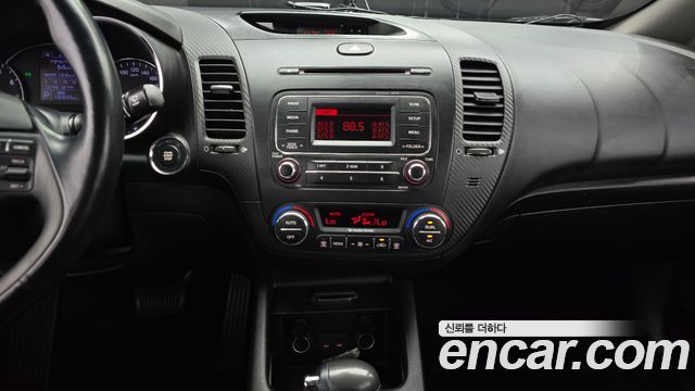 Kia K3 2015 — photo 13