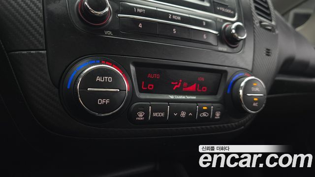 Kia K3 2015 — photo 17