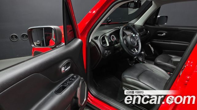 Jeep Renegade 2019 — photo 10
