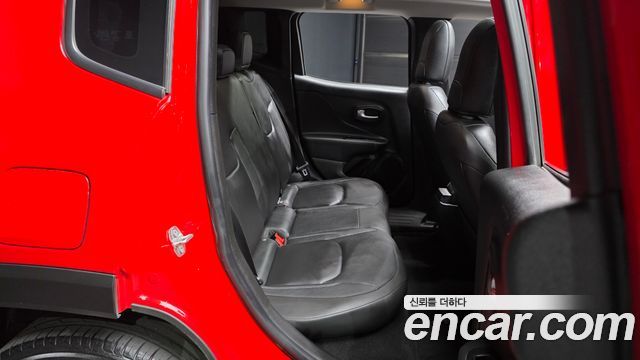 Jeep Renegade 2019 — photo 12