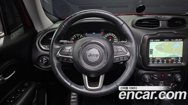 Jeep Renegade 2019 — photo 13