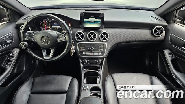 Mercedes-Benz A-Class 2017 — photo 7