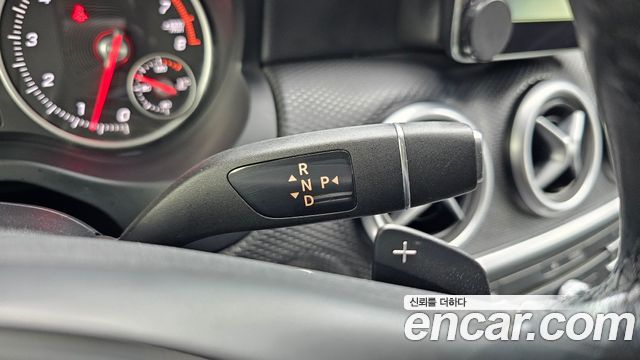 Mercedes-Benz A-Class 2017 — photo 9