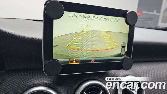 Mercedes-Benz A-Class 2017 — photo 15