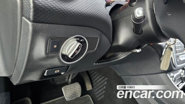 Mercedes-Benz A-Class 2017 — photo 16
