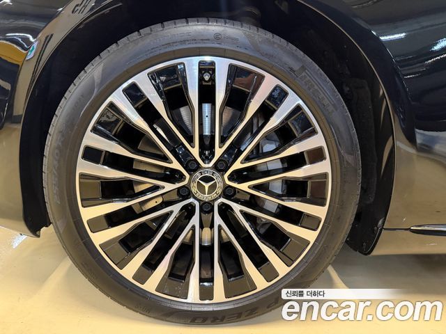 Mercedes-Benz S-Class 2021 — photo 8