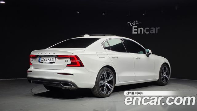 Volvo S60 2021 — photo 2